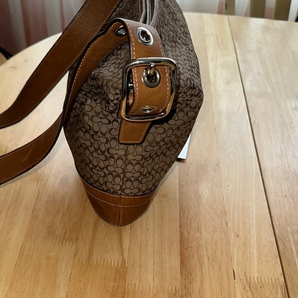 Coach 2000 Brown Signature Shoulder Bag - Picture 4 of 11